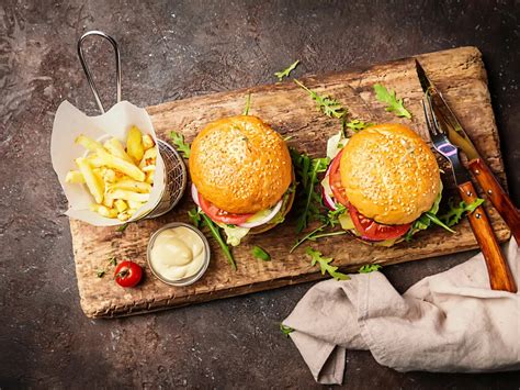 C Mo Hacer Hamburguesas Caseras Con Tocino Y Salsa Bbq Muy Al Estilo