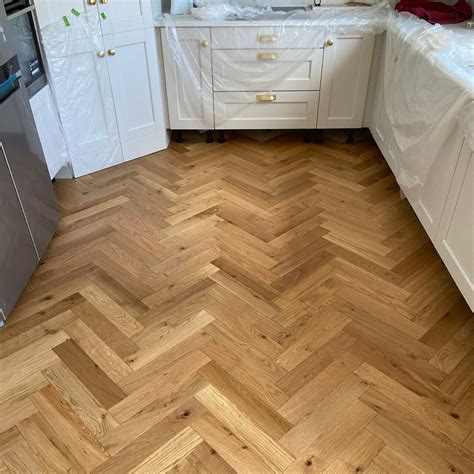 Reasons To Choose Herringbone Flooring For Your Home Decor