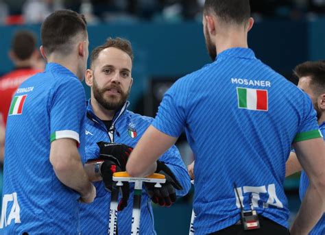 Mondiali Di Curling L Italia Domina Gli USA E Resta In Corsa Per I Playoff