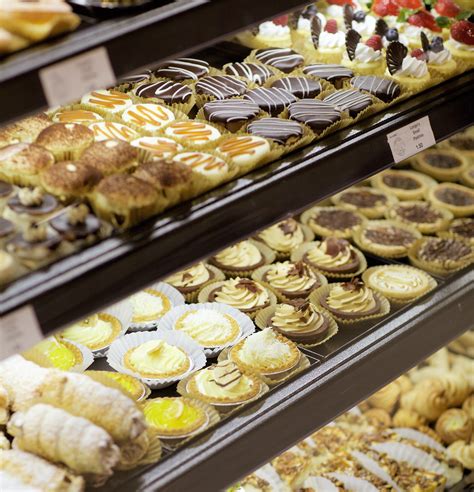 Bakery Displays | Refrigerated Displays | Display Counters | Cayuga Displays