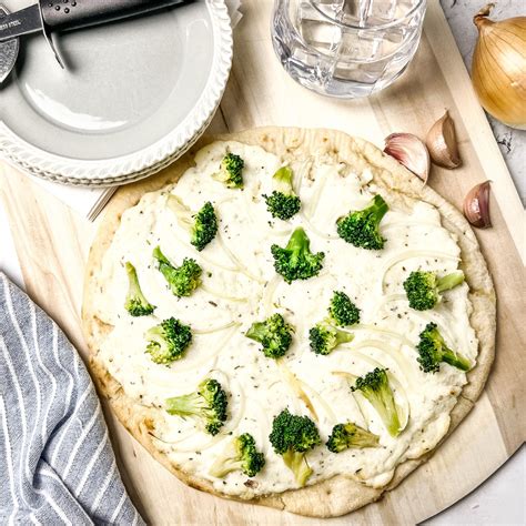 Delicious White Broccoli Pizza Recipe With Onions Simple Italian Cooking