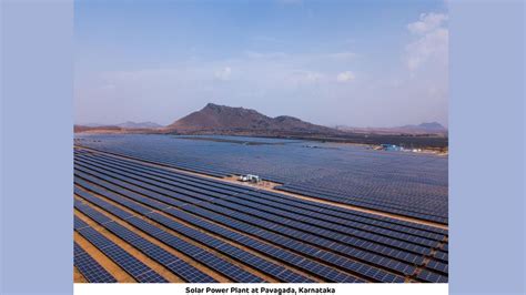 Adani Green uses robots to generate solar energy - The Blunt Times