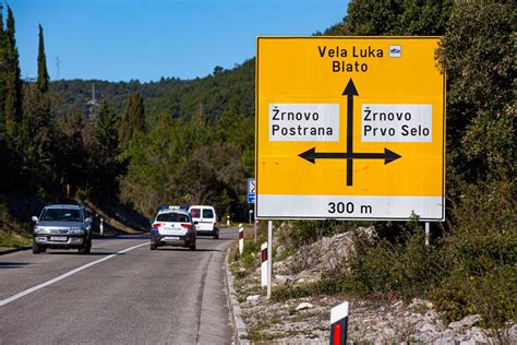 Slobodna Dalmacija Dalmatinskog Voza A Policija Je Kaznila Sa Est