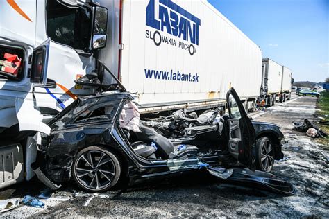 Unfall A Bei Wolpertshausen Ein Toter Drei Schwerverletzte