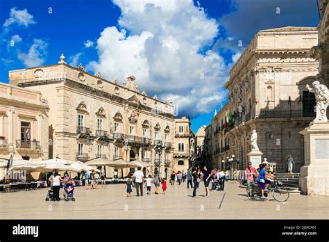 Historic Downtown Of Syracuse Sicily Stock Photo Alamy