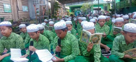 Pupuk Solidaritas Umat Islam Siswa Mis Nor Rahman Gelar Doa Untuk