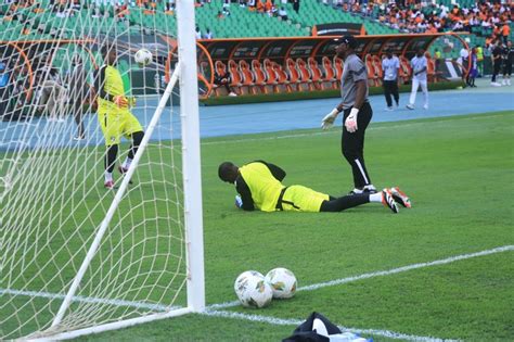 CAN 2023 3e tour match de poule Séance d échauffement des Éléphants