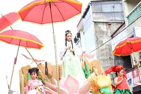 Suguhkan Keberagaman Perayaan Cap Go Meh Di Manado Meriah