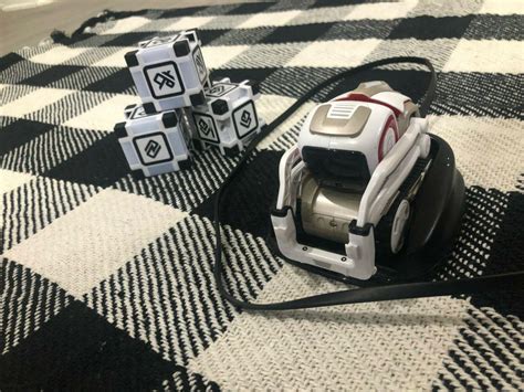 Original Cozmo By Anki Cosmo Robot Toy Red White