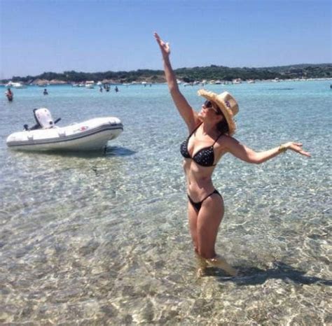 Thalía Presume Cuerpazo Con Diminuto Bikini En Italia ~ 503 El Salvador