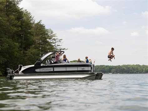 Discover Manitou: All about the Pontoon Boats