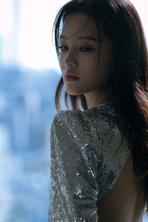 China Entertainment News Li Qin Poses For Photo Shoot In Asian