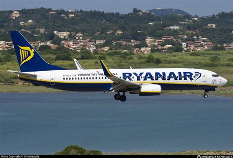 EI DCJ Ryanair Boeing 737 8AS WL Photo By Christian Jilg ID 616831