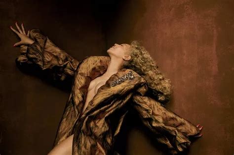 Beyonce Strips Naked Under Silk Coat In Racy New Magazine Photoshoot Daily Star