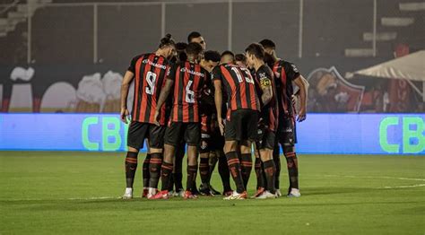 Vitória encara o Ituano buscando se manter na liderança da Série B