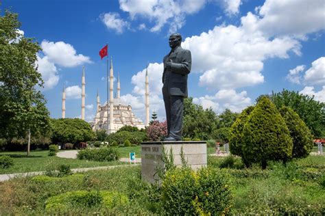 La Turchia allo scontro: il futuro del Paese si deciderà al