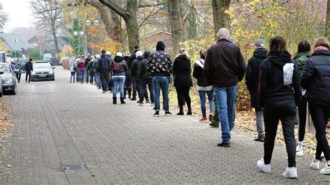 Ansturm Bei Impfaktion In Ahlhorn Lange Warteschlange