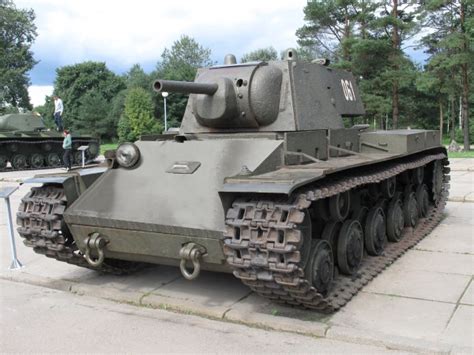 Каким мог стать облегченный КВ-1 с наклонной броней: alternathistory ...