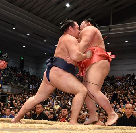 荒れる春場所 鶴竜が初日スタートも2大関が黒星 初場所優勝の栃ノ心は白星スポーツデイリースポーツ Online