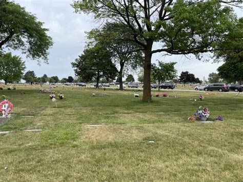 MARYHILL CEMETERY & MAUSOLEUM - Updated January 2025 - 18 Photos & 17 Reviews - 8600 N Milwaukee ...