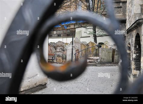 The Jewish cemetery of Prague Stock Photo - Alamy