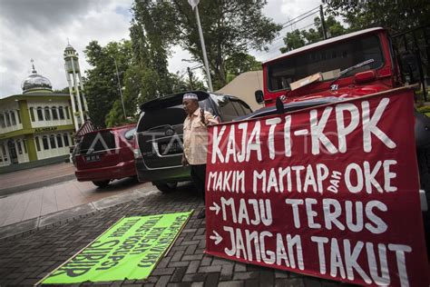 AKSI DUKUNG PEMBERANTASAN KORUPSI ANTARA Foto