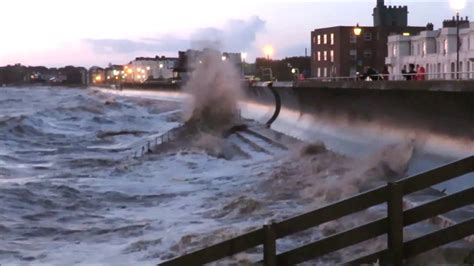 Storm Waves In Burnham On Sea Burnham On Youtube