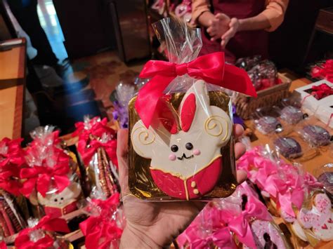 New Treats Celebrate Lunar New Year And Valentines Day At Disneys