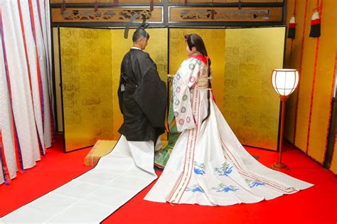 還暦のお祝いに夫婦で記念撮影 ～十二単プラン～ 十二単と着物レンタルの雅ゆきで結婚式・京都観光