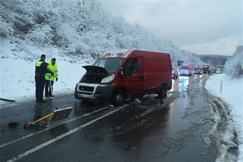 Schneegl Tte Mehrere Unf Lle Im Kreis Olpe Polizei Bittet Alle