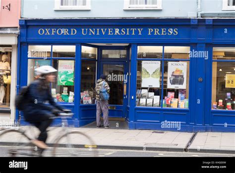 Oxford University Book Shop Hi Res Stock Photography And Images Alamy