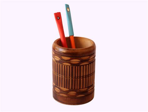 Bamboo Round Pen Stand Onboarding And Employee Appreciation Tabled