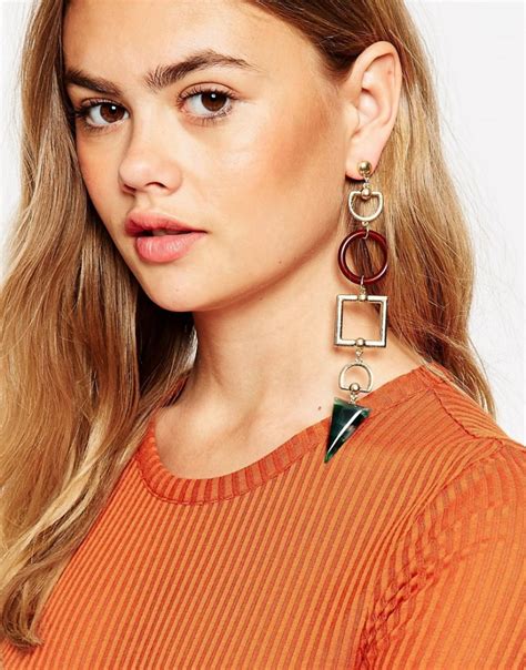 Mismatched Earrings 2016 Fall Trend Alert The Fashion Tag Blog