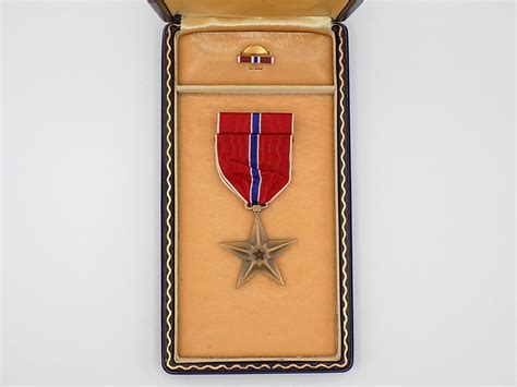 Us Army Bronze Star Medal And Ribbon Cased Damn Yankee Militaria Sales