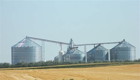 Why Choose Spiral Steel Silos For Grain Storage System