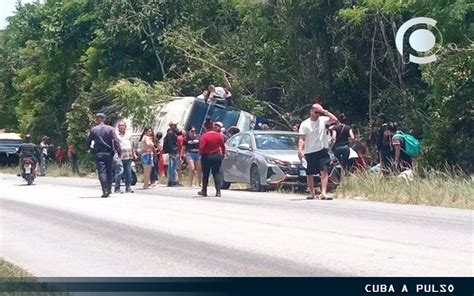 Accidente En La Ruta Moa Holguín Deja A ómnibus Volcado Y Pasajeros Heridos