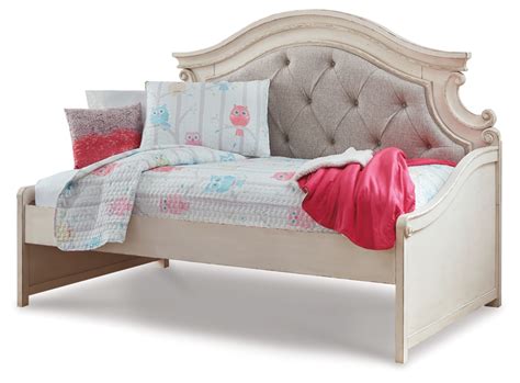 Signature Design By Ashley Realyn French Country Upholstered Tufted Day