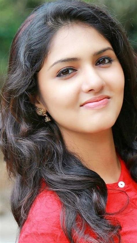 Pin By Santhosh On Pic5 Beautiful Girl Face Beautiful Indian Actress Beautiful Women Pictures