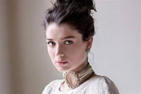 Eve Hewson Measurements Body Bra Waist Hips And Shoe Size Info Fair 24