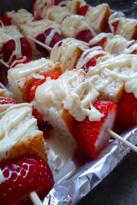 Strawberry Shortcake Kabobs recipe | Chefthisup