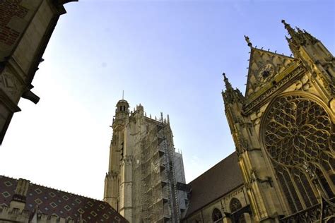 Les Travaux S Ach Vent La Cath Drale Saint Etienne De Sens Sens