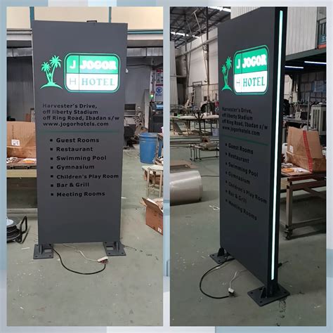 Custom Pylon Sign Triangular Pylon Totem Sign Outdoor Led Message