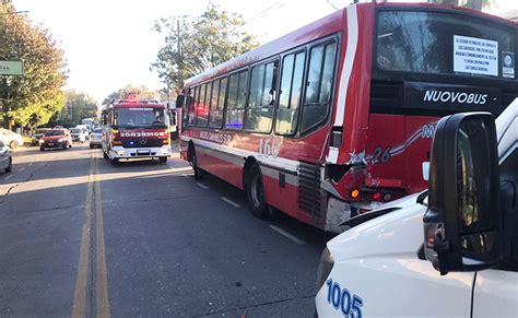 Cinco Heridos Al Chocar Un Colectivo Y Una Combi En Burzaco Noticias