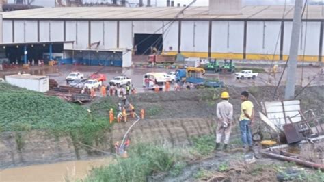 Dramatis Evakuasi Korban Tewas Terseret Banjir Bandang Di Halmahera Tengah