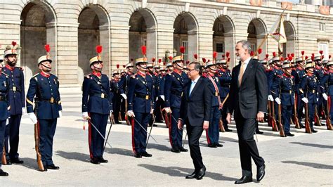 Ceremonia De Recibimiento Oficial En El Palacio Real De Madrid Al