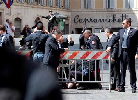 FOTO Sparatoria Davanti A Palazzo Chigi Un Carabiniere Ferito Al