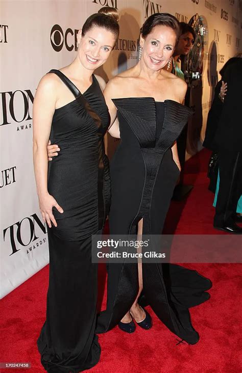 Zoe Perry Bikini Pictures Hot Sexy Livinlavidalowcarb