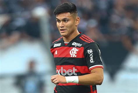 Stjd Denuncia Jogadores De Flamengo E Corinthians