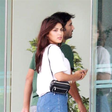 Rhea Chakraborty And Sushant Singh Rajput Make Another Couple Outing View Pics Bollywood Life