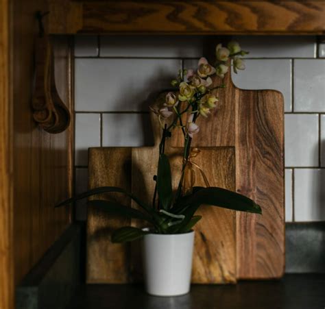 How To Display Cutting Boards On Kitchen Counters